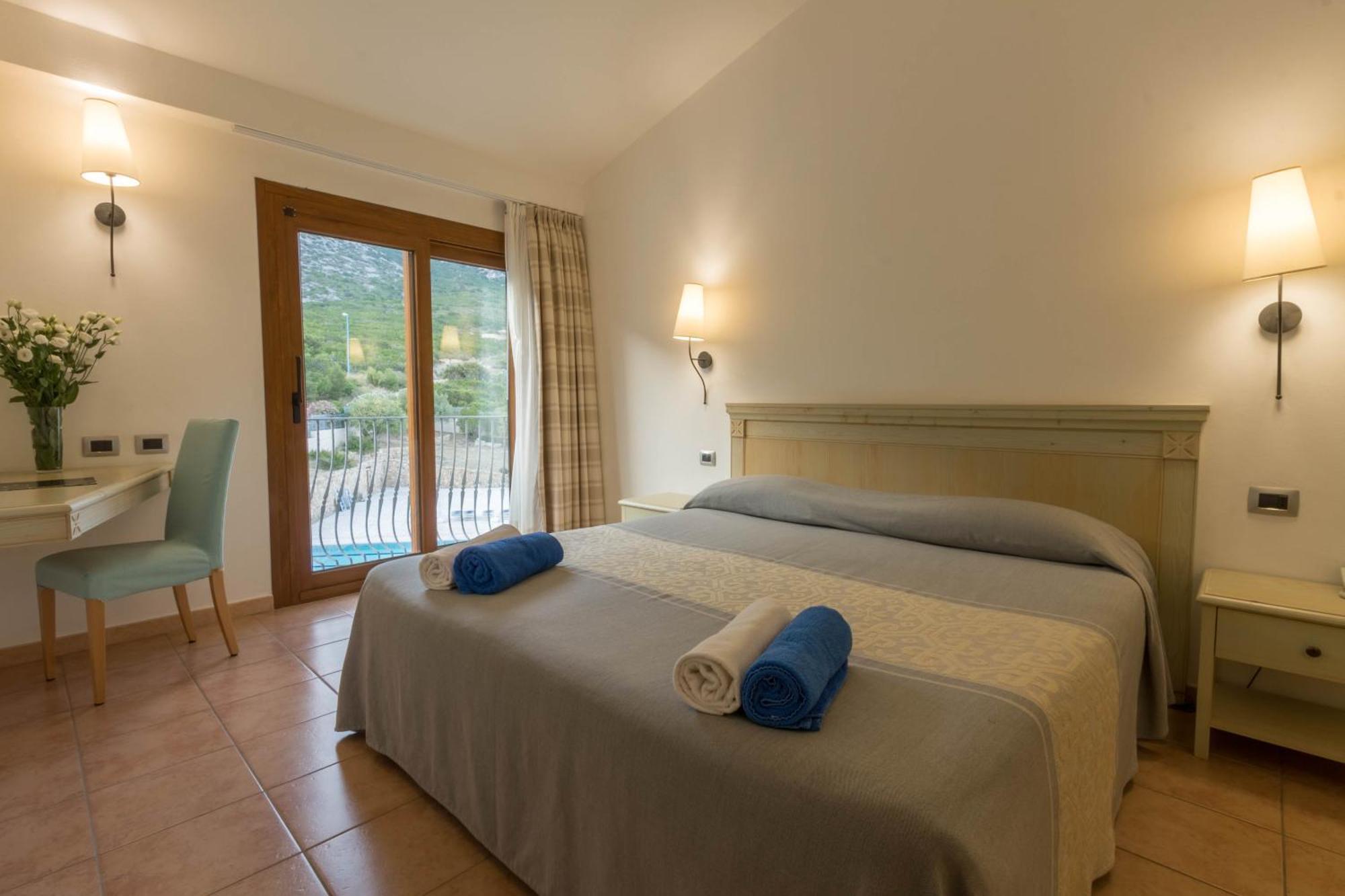 Superior Double Room Pool View